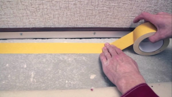 Как стелить ковролин на деревянный пол: использование подложки, материалы для укладки