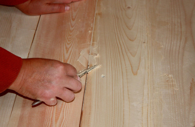				Делаем качественный деревянный пол с помощью шпаклевки