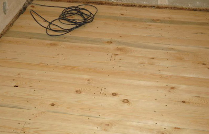 Выбор подложки под линолеум на деревянный пол в фото