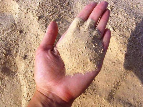 Песок из крупных кусков 