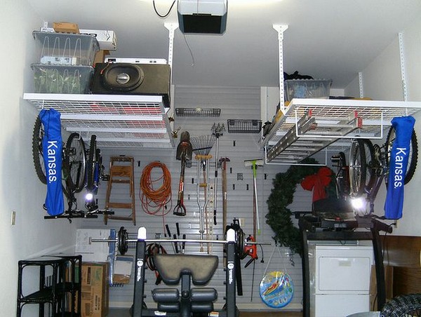 Подвесные металлические полки в гараж